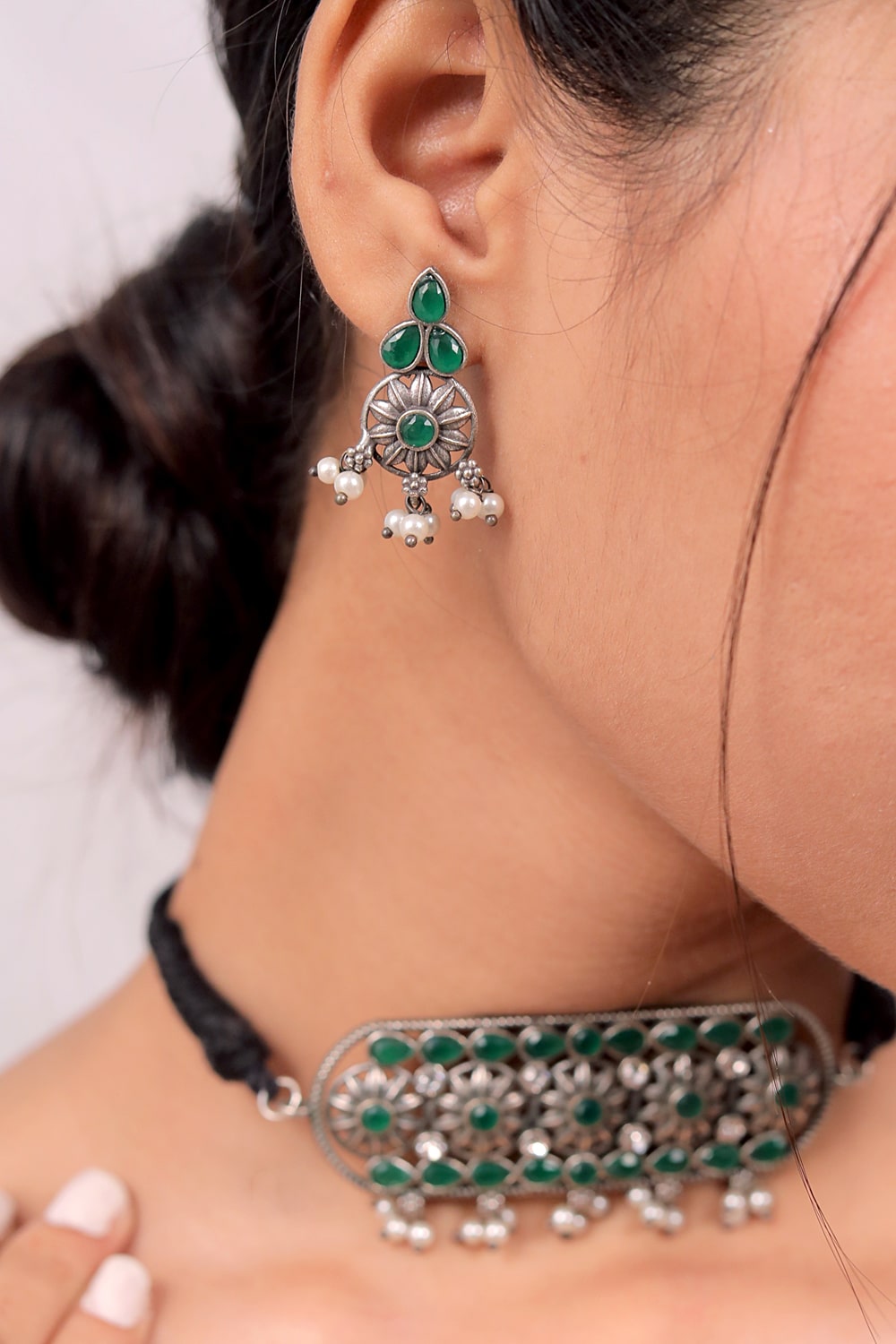 green choker set