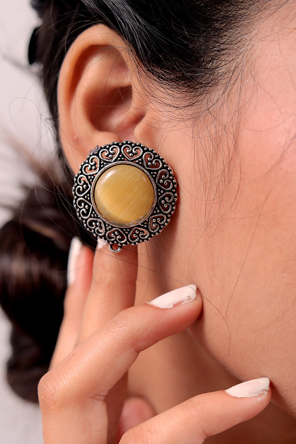 Tribal stud earrings trse230319