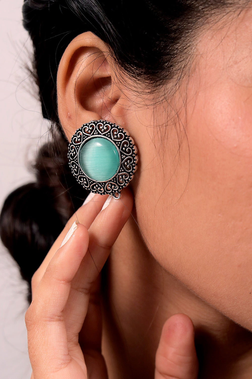 Tribal stud earrings trse230319