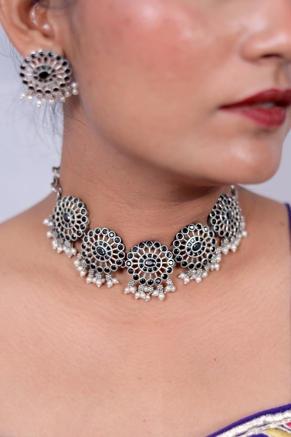 black necklace set