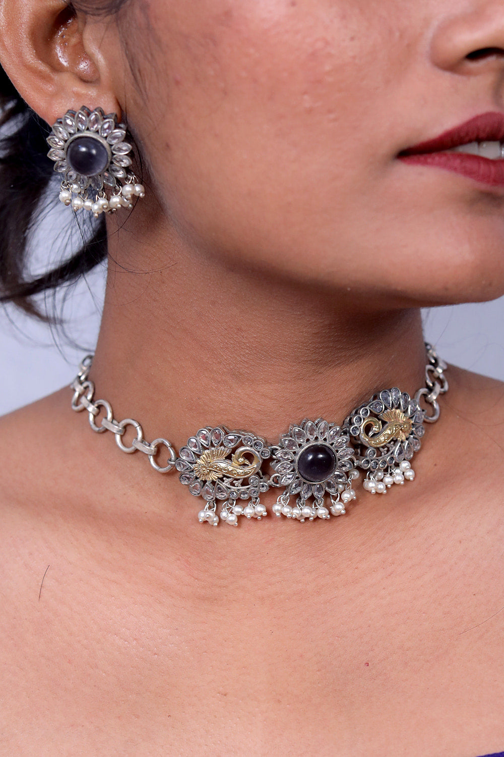 gray white choker set
