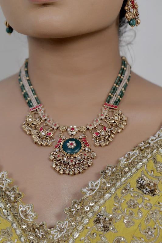 emerald stone heritage jewelry set