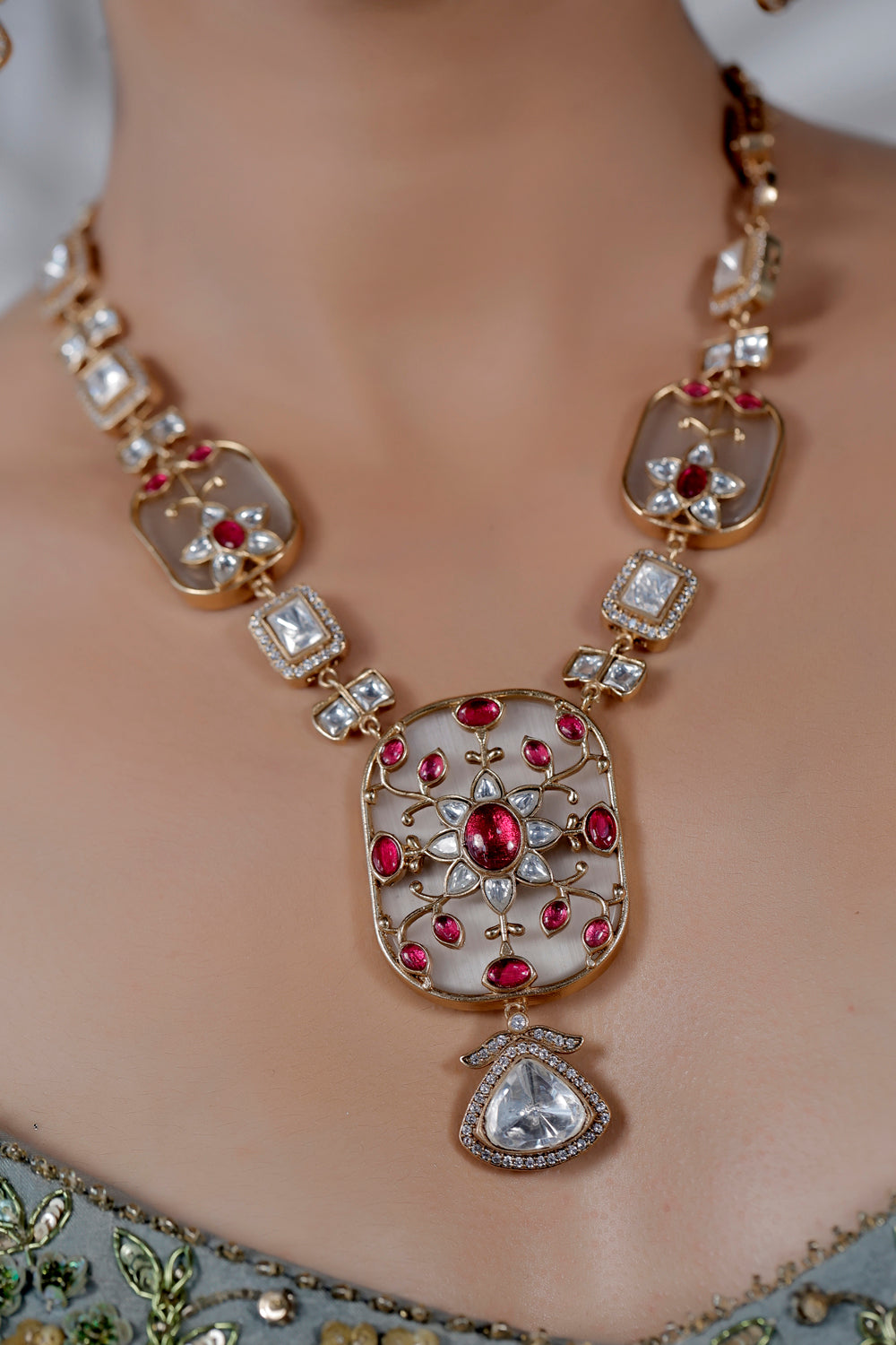white necklace set