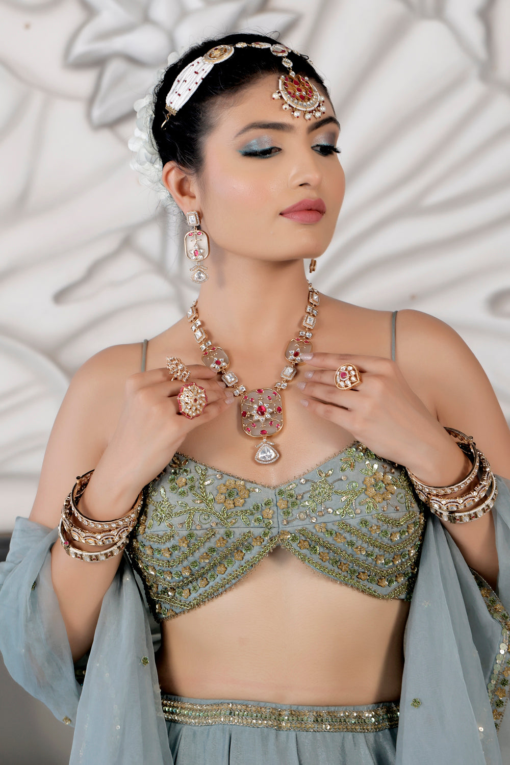 indowestern reception look with jewellery