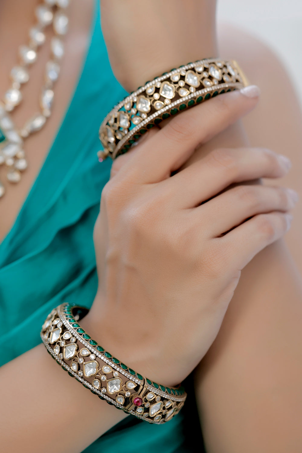 pair of kundan bangles