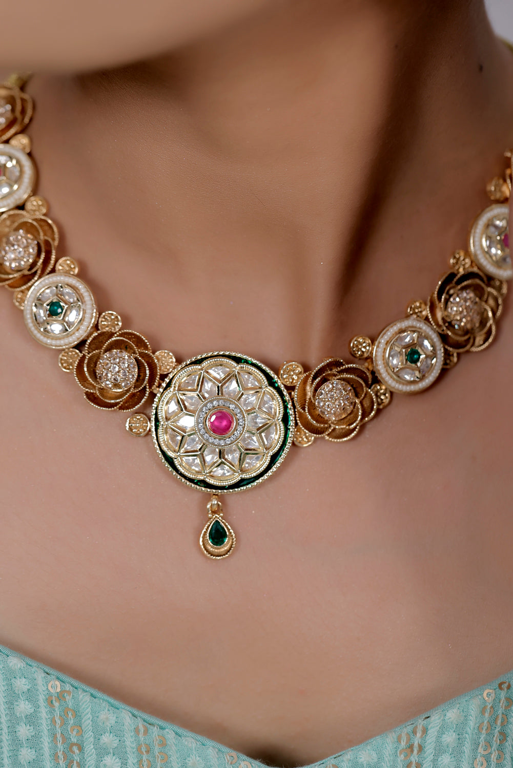 antique roses necklace