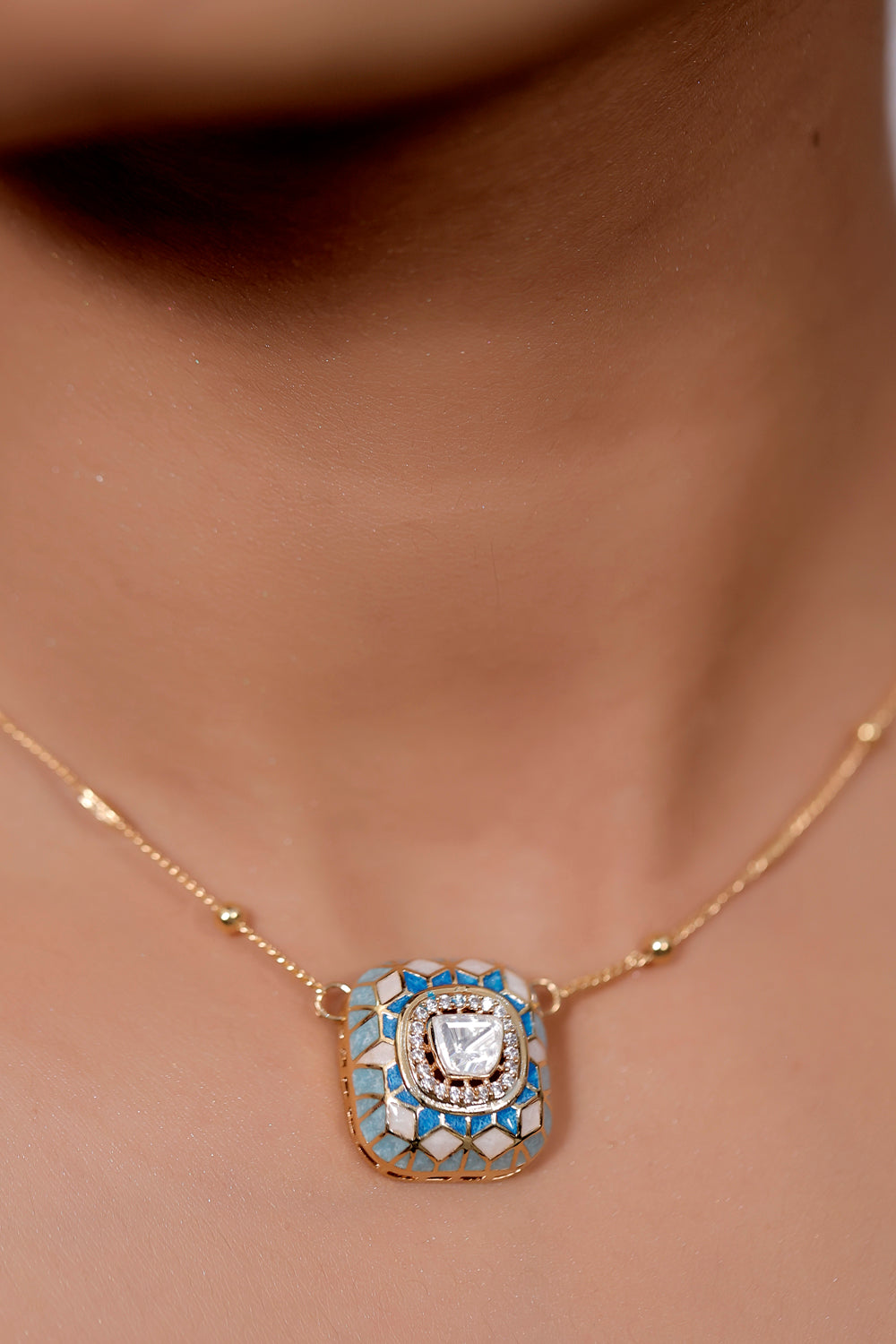 delicate chain pendant set