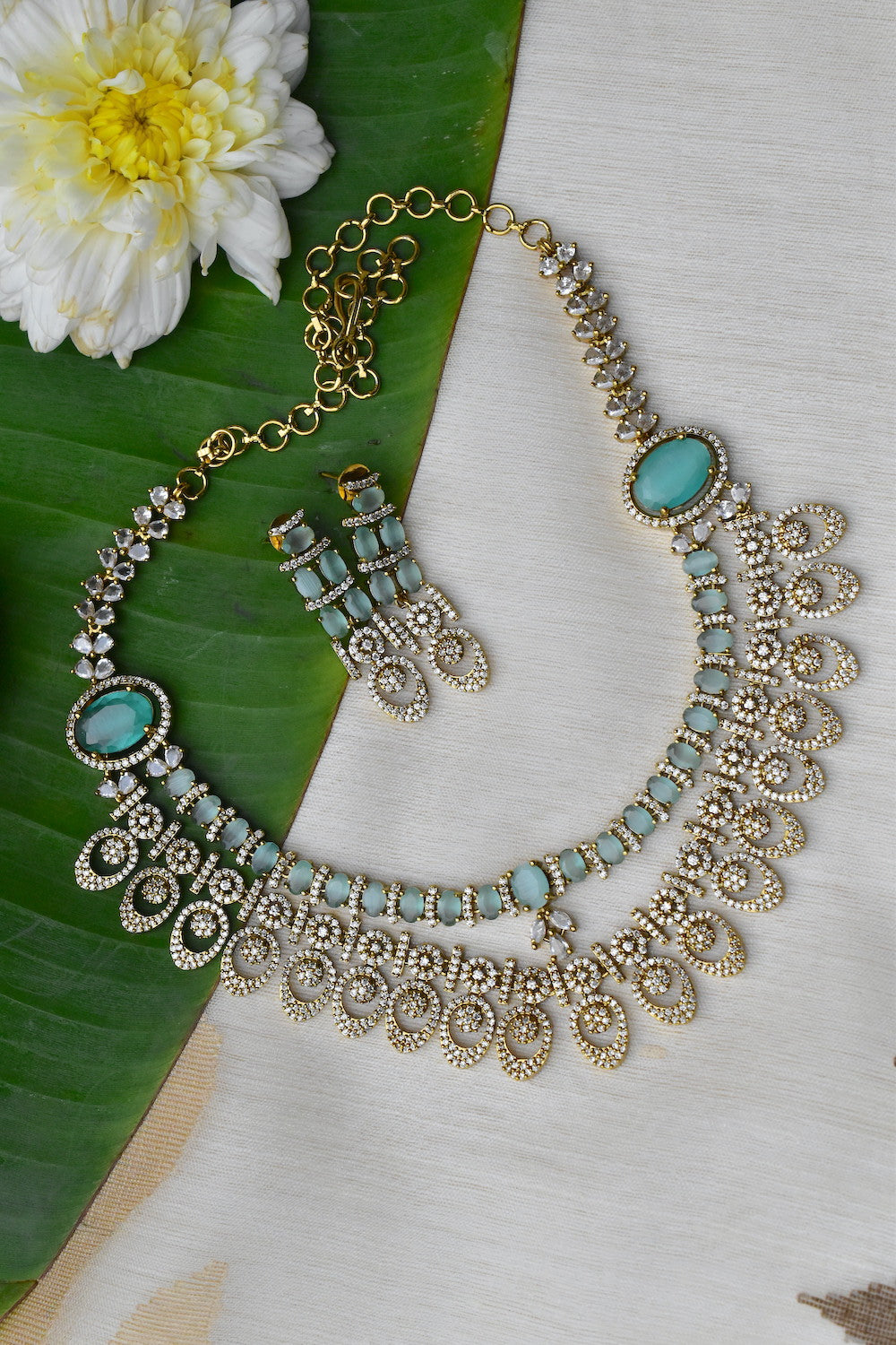 mint victorian long necklace