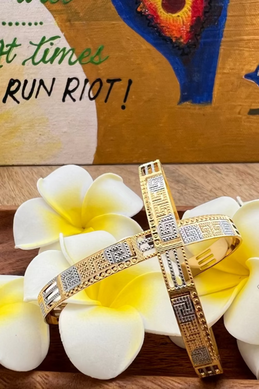 Temple CNC Gold Polish Bangle tbn250245