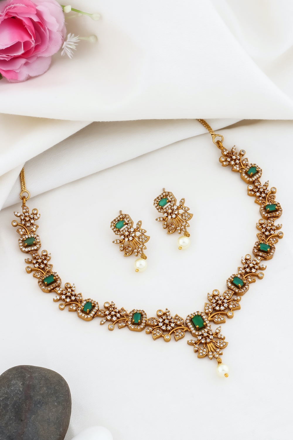 emerald antique necklace set