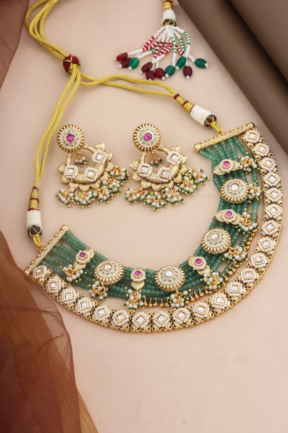 green kundan meenakari gold necklace