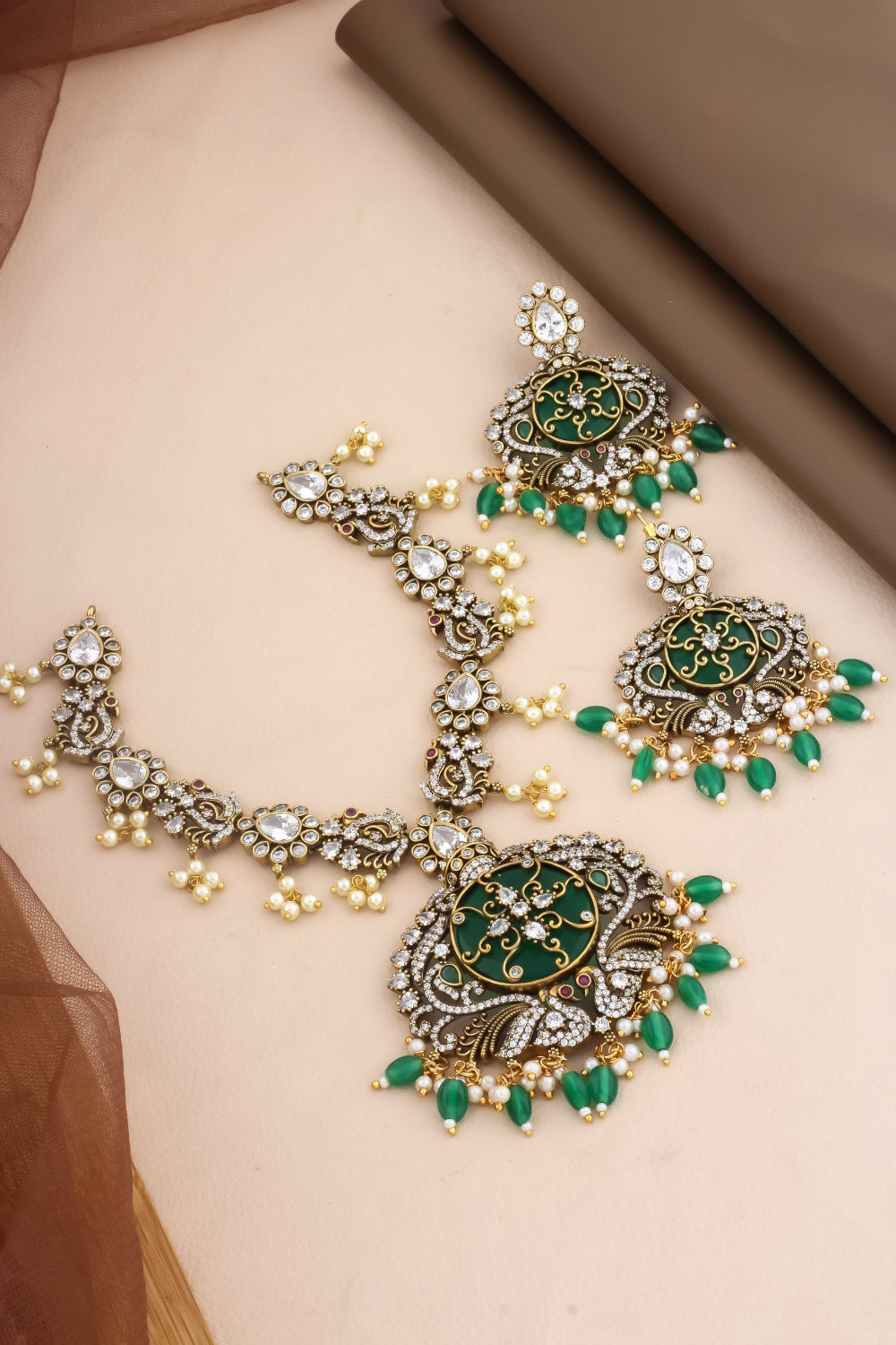 emerald cz kundan necklace