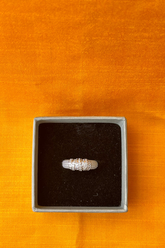 ad silver finger ring