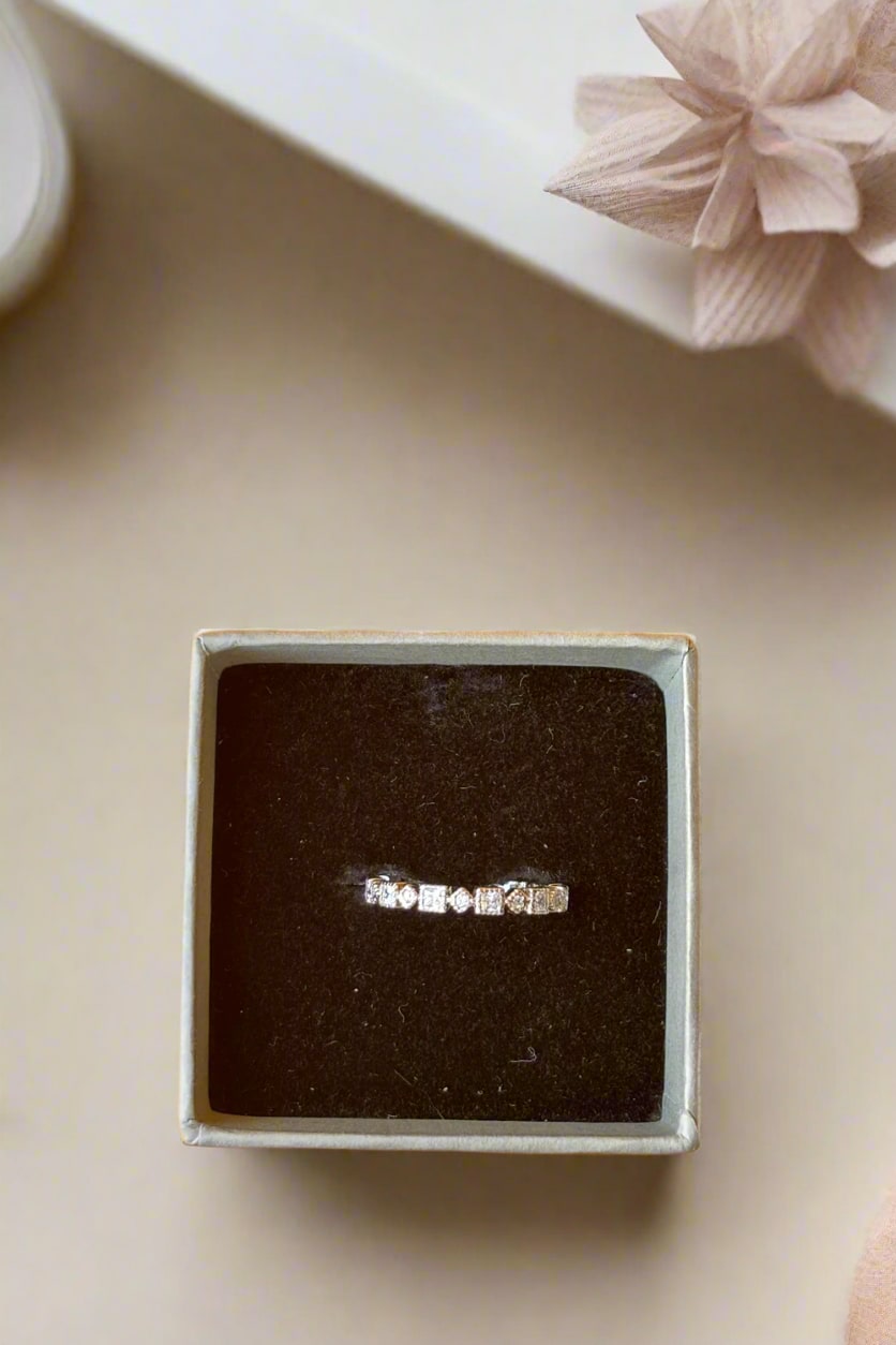 ad silver finger ring