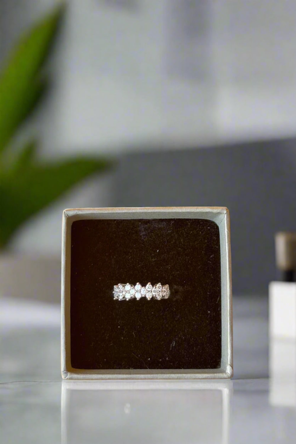 silver finger ring