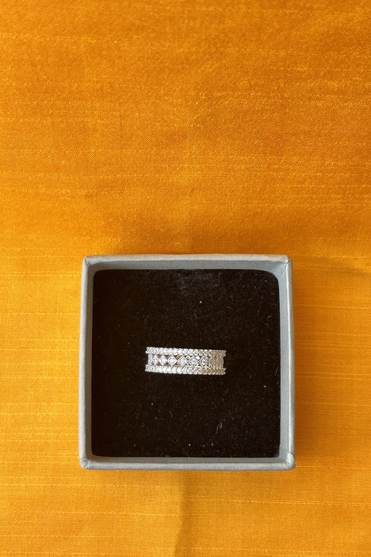 ad silver finger ring