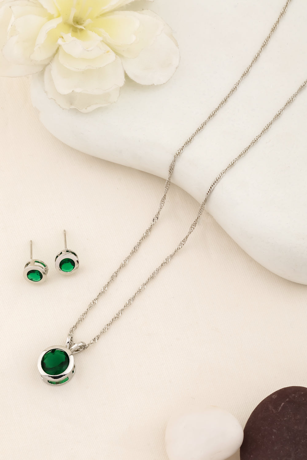anti tarnish silverfish pendant set