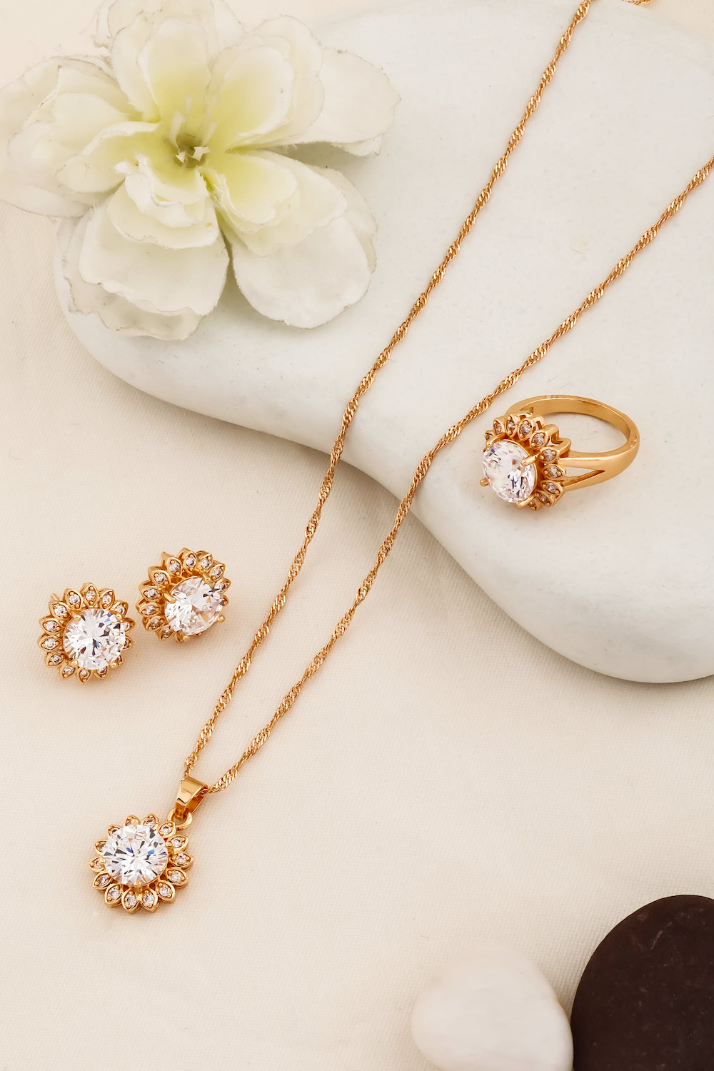 big solitaire chain pendant, stud earrings and finger ring set in silver and gold