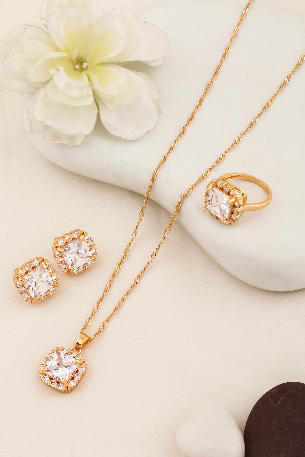 big solitaire chain pendant, stud earrings and finger ring set in silver and gold