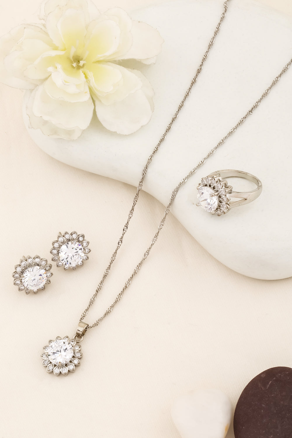 big solitaire chain pendant, stud earrings and finger ring set in silver and gold