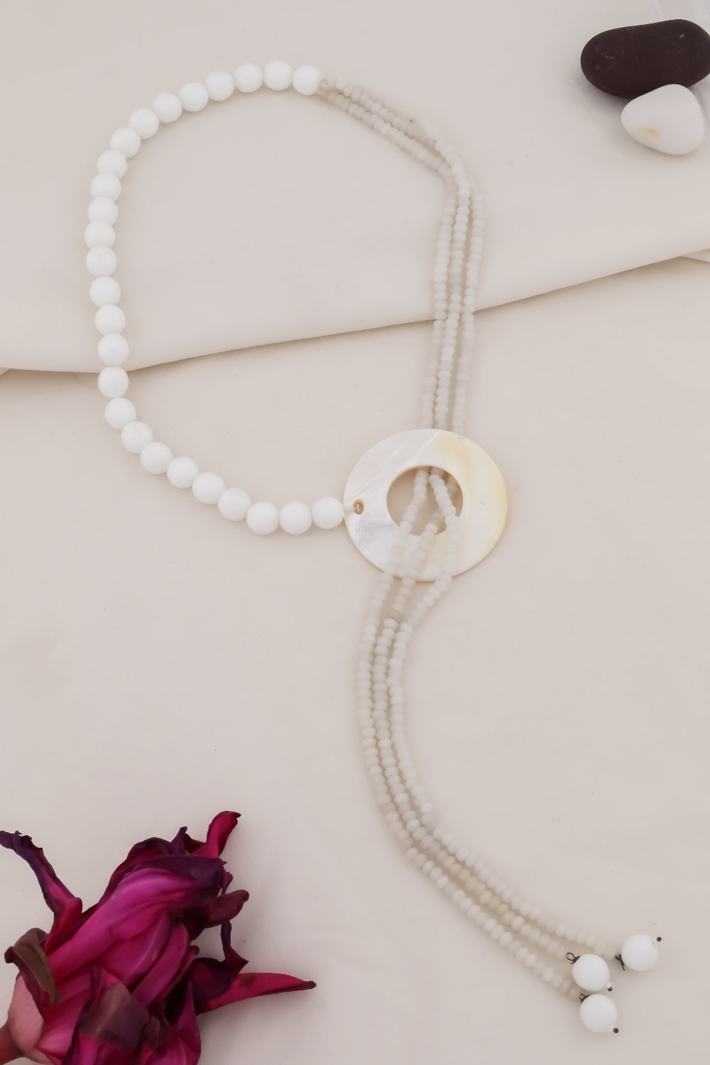 vogue necklace