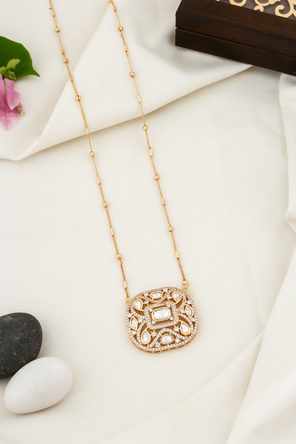 chain pendant kundan set