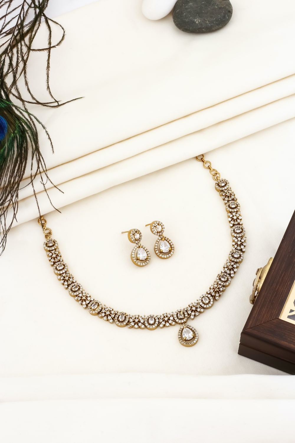 antique gold zirconia necklace