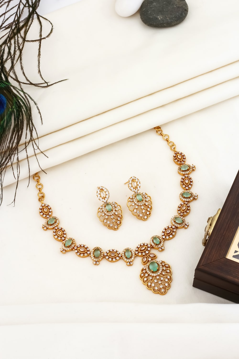 mint necklace set