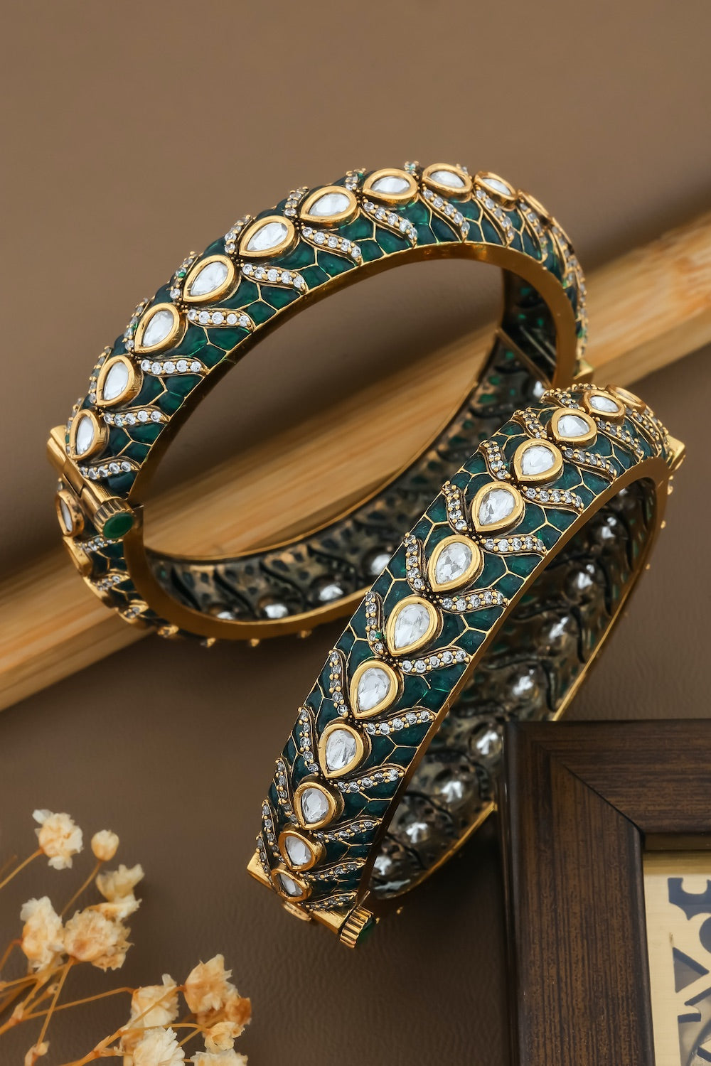 emerald stone polki bangle