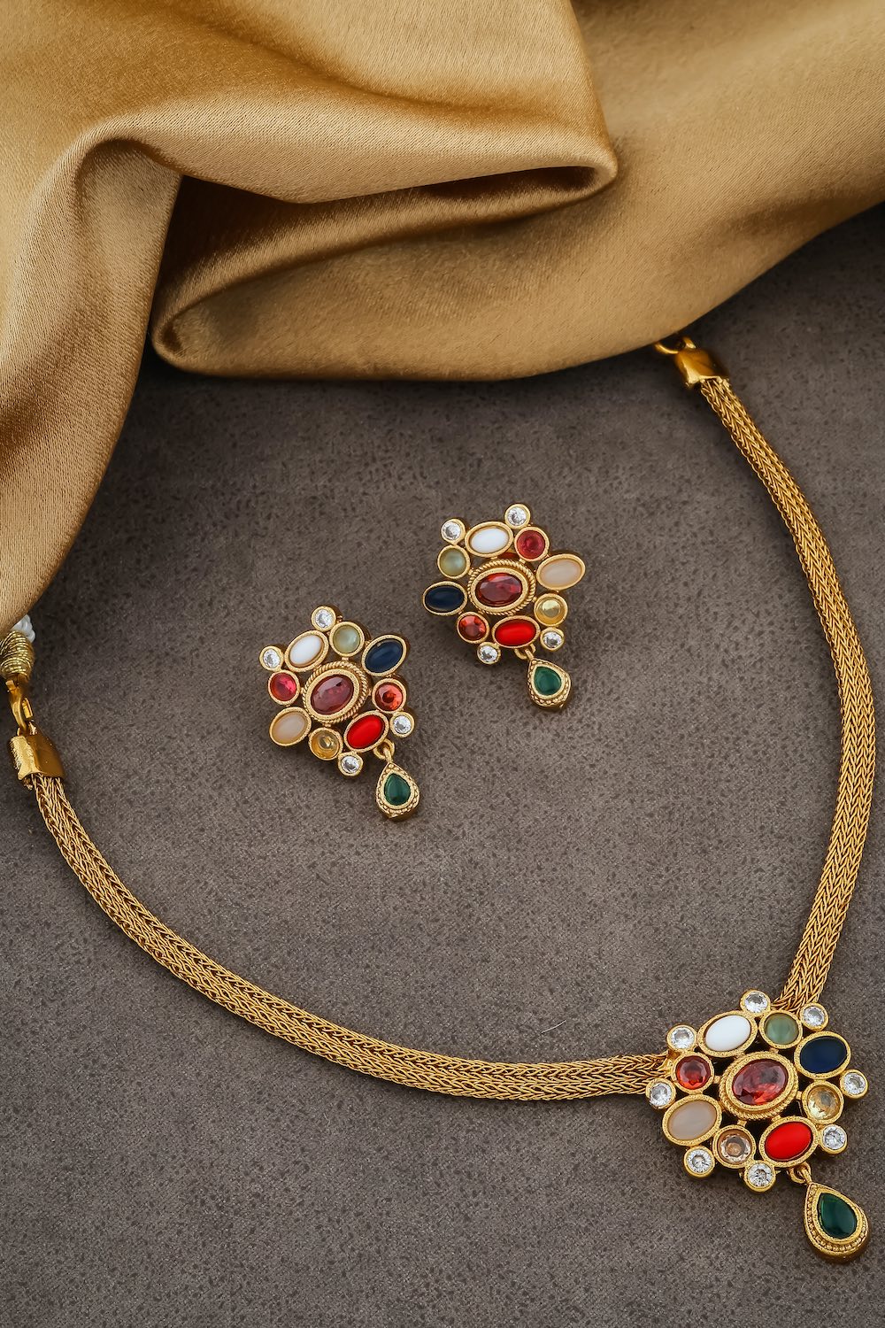 navratna pendant set