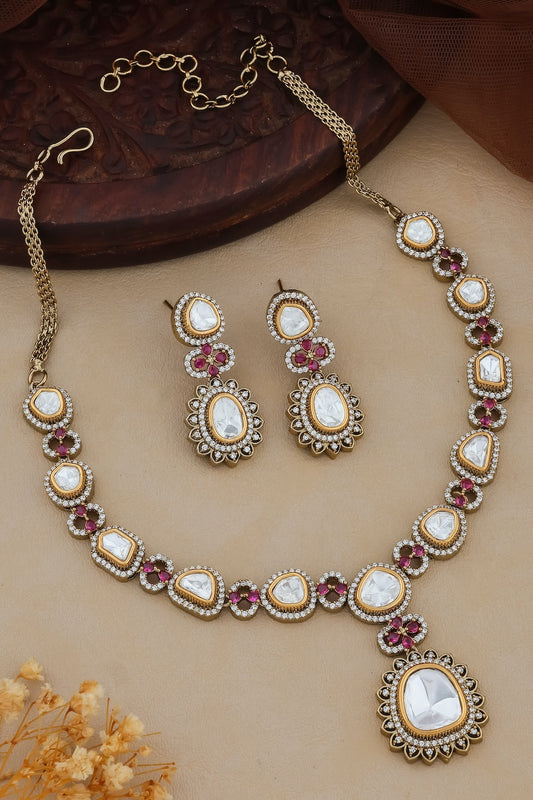 tyaani kundan long set