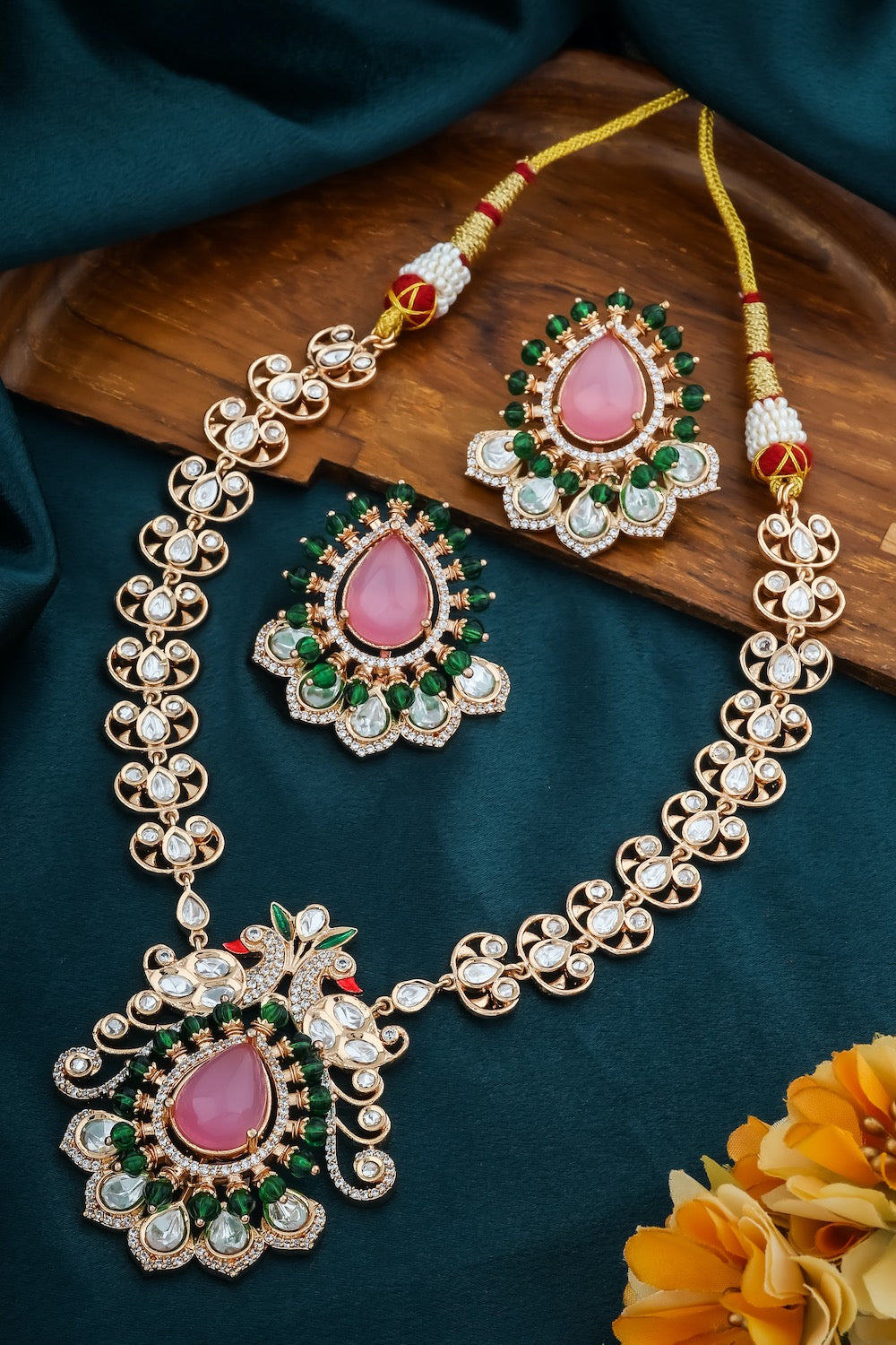tyaani kundan necklace set