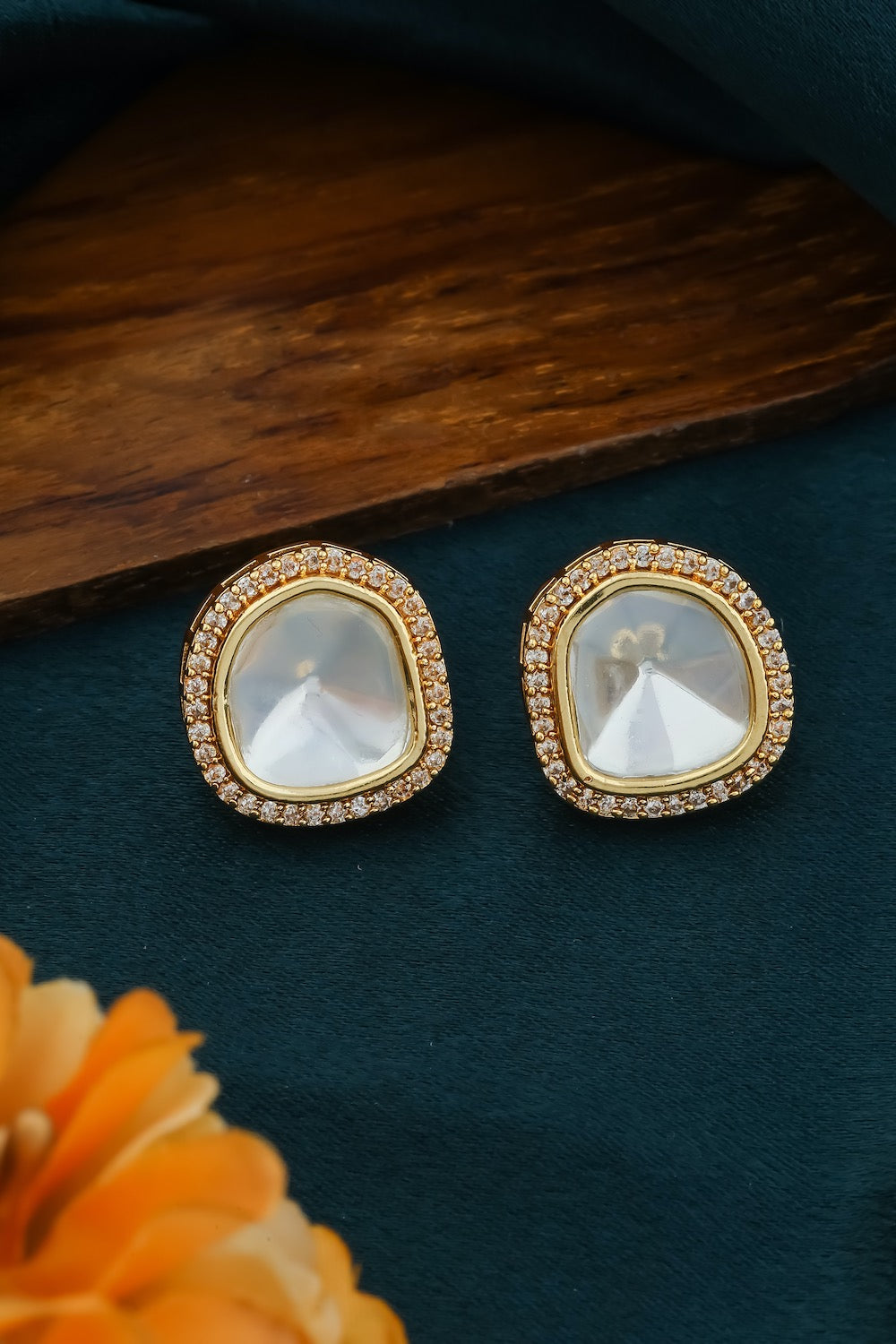 kundan stud earrings