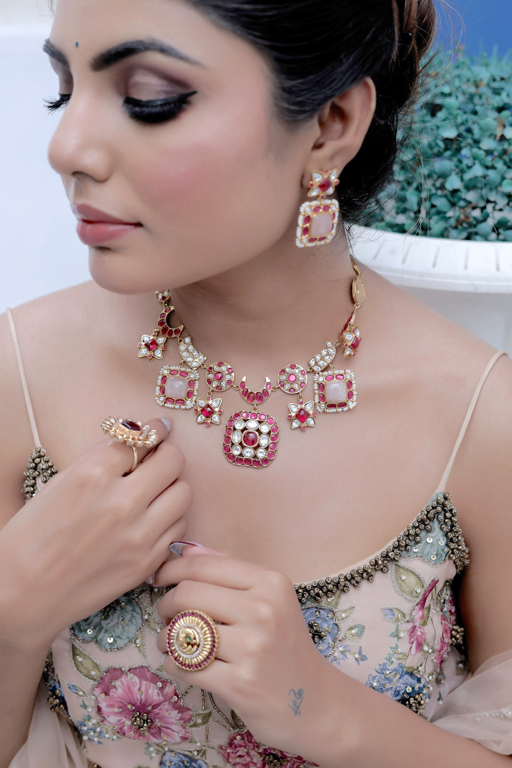 Kundan Choker Necklace Earrings Set Semi precious stone antique polish klnes240356