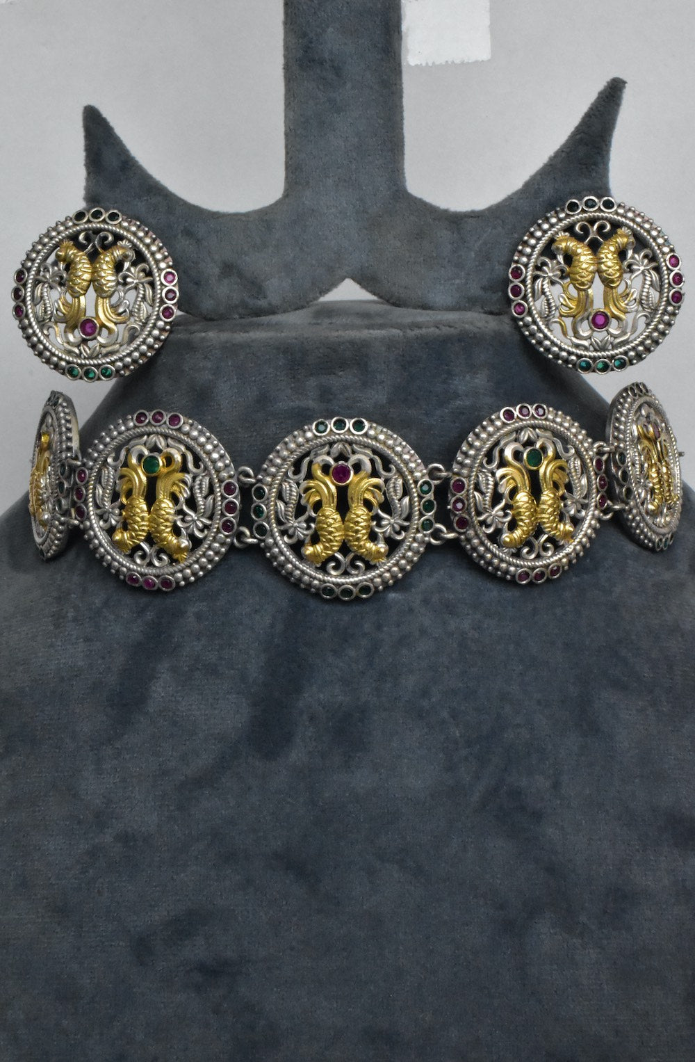 dual tone choker