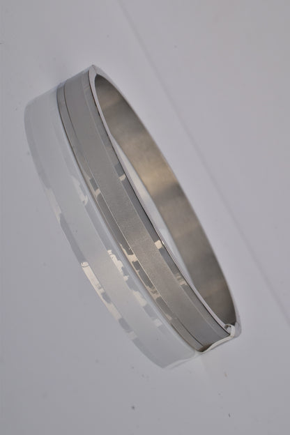 minimalist silver polish bracelet mispbr230860