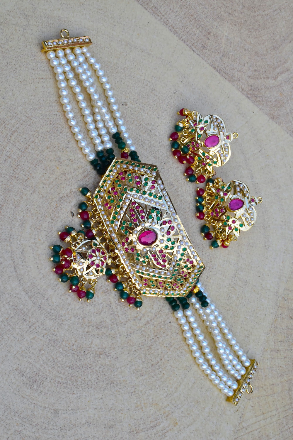 choker set