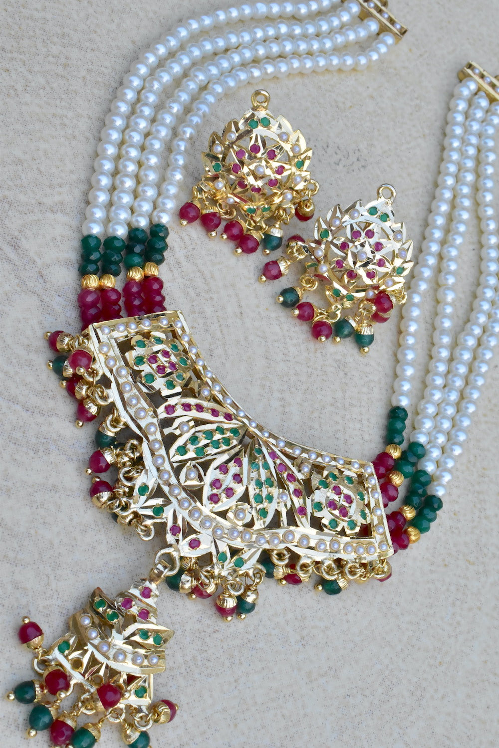 Jadau Kundan Collar Necklace Earrings Set hjkcnes230911
