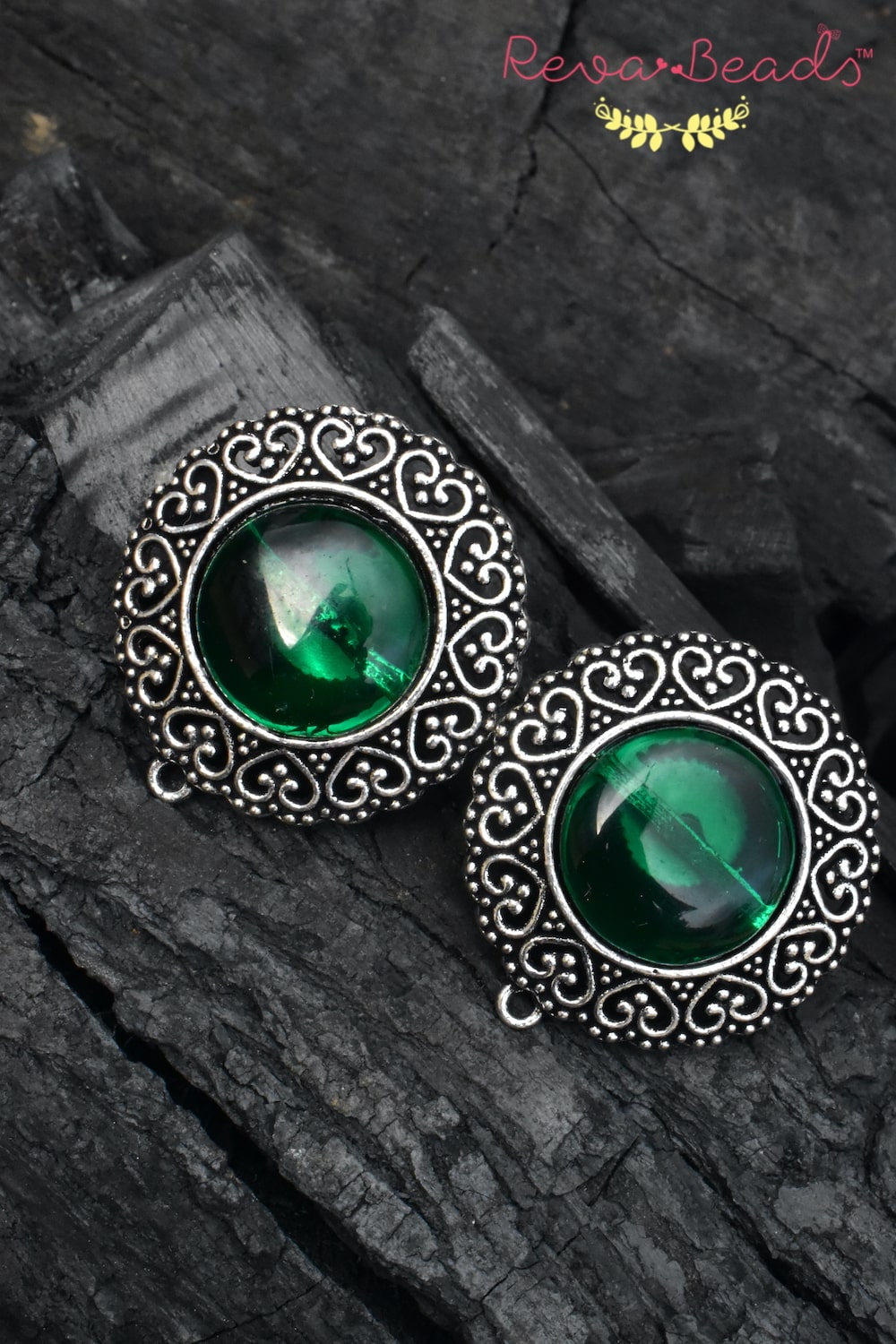 Tribal stud earrings trse230319