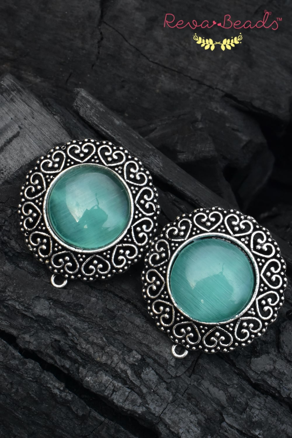 Tribal stud earrings trse230319