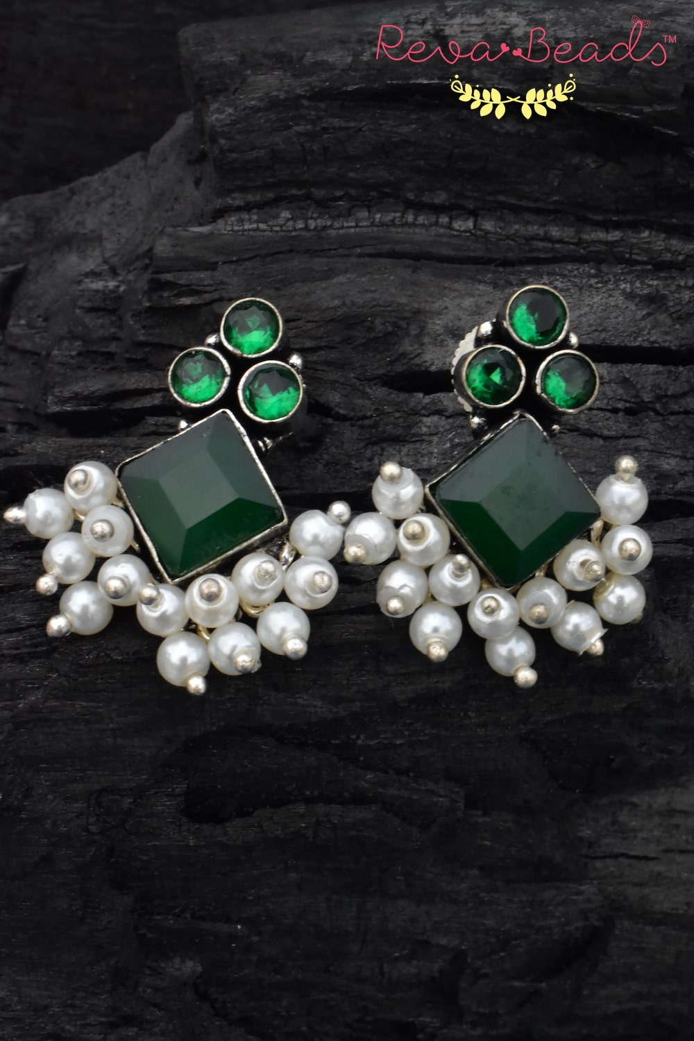 oxidised studs
