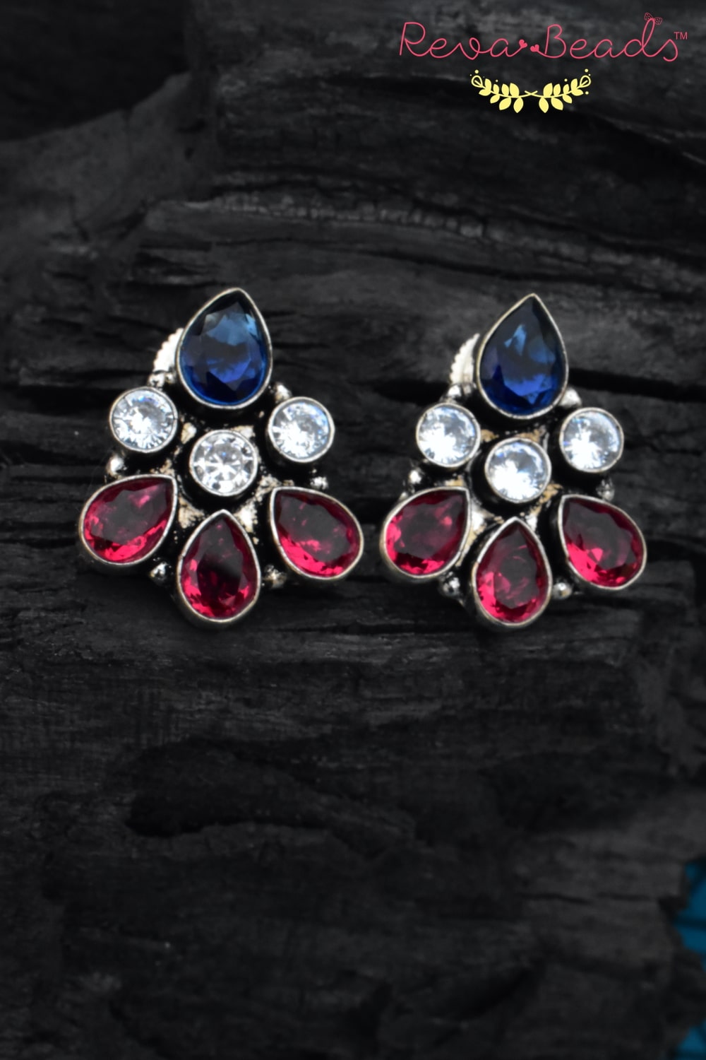 light weight stud earrings