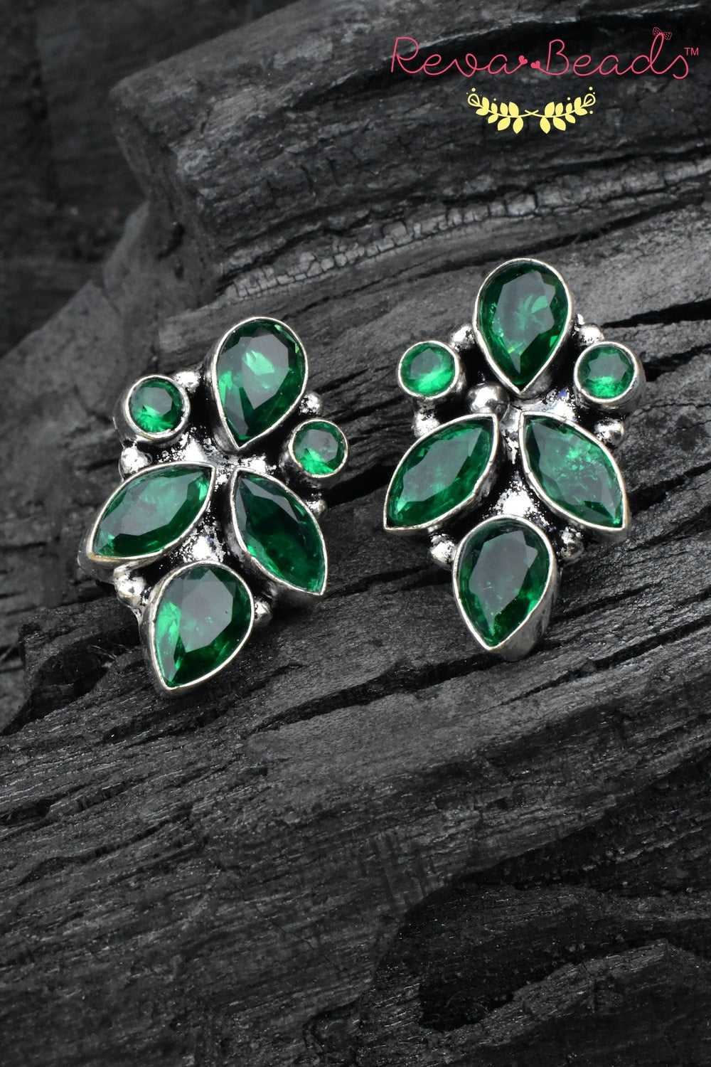 oxidised studs