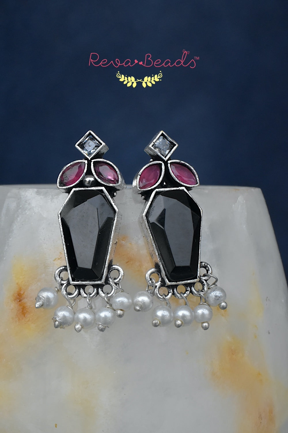 Tribal stud earrings trse230205
