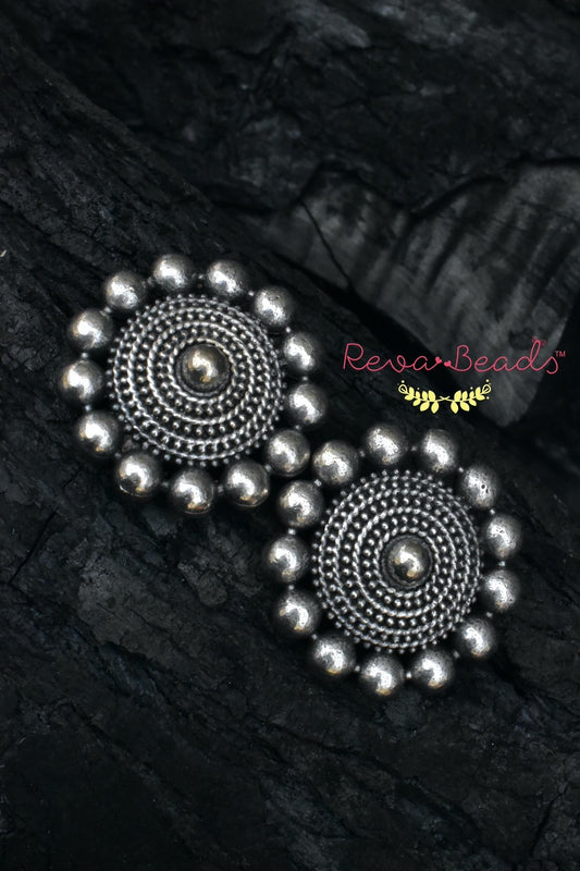 oxidised studs