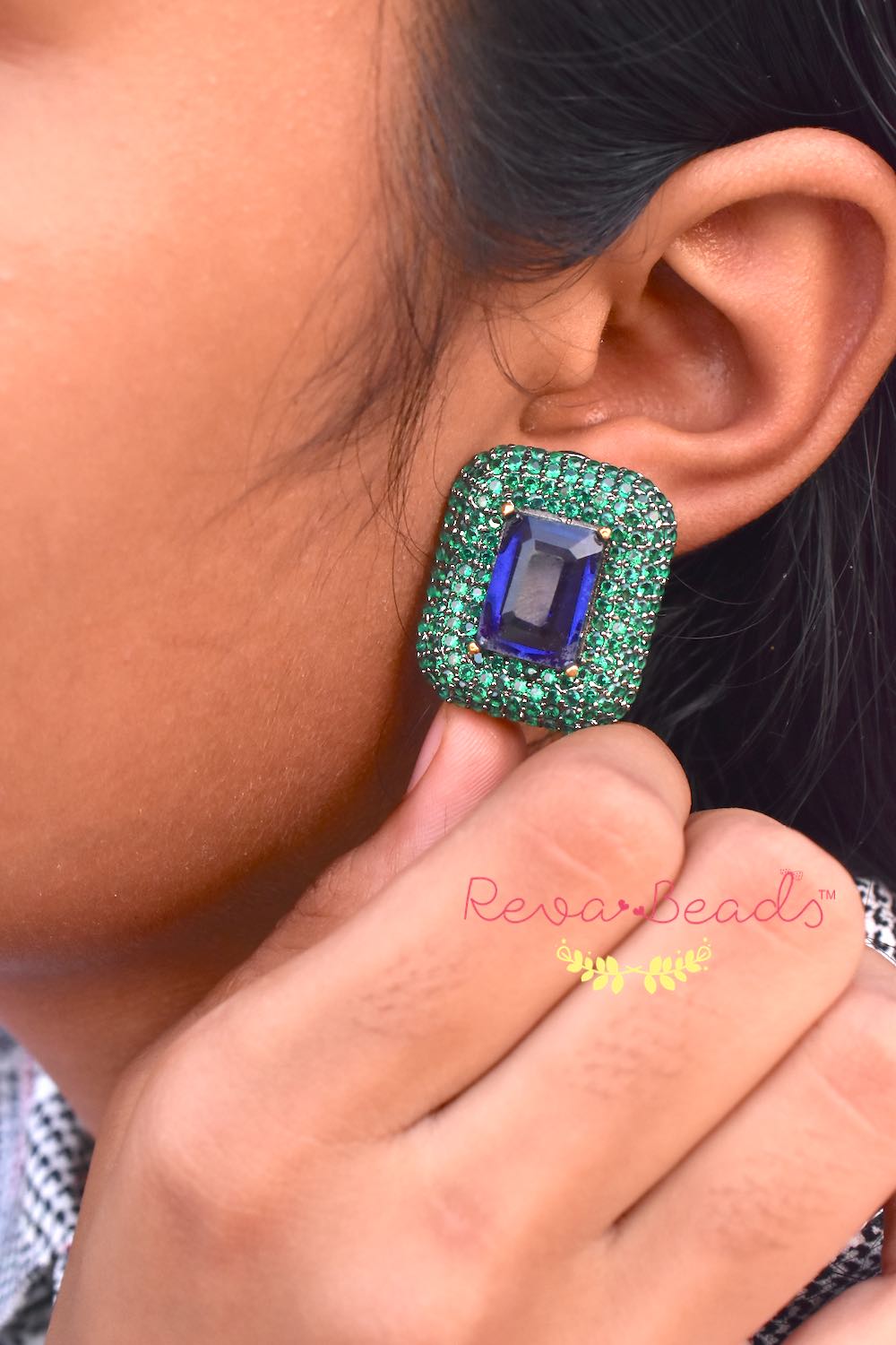 emerald sapphire studs coloured ad stone