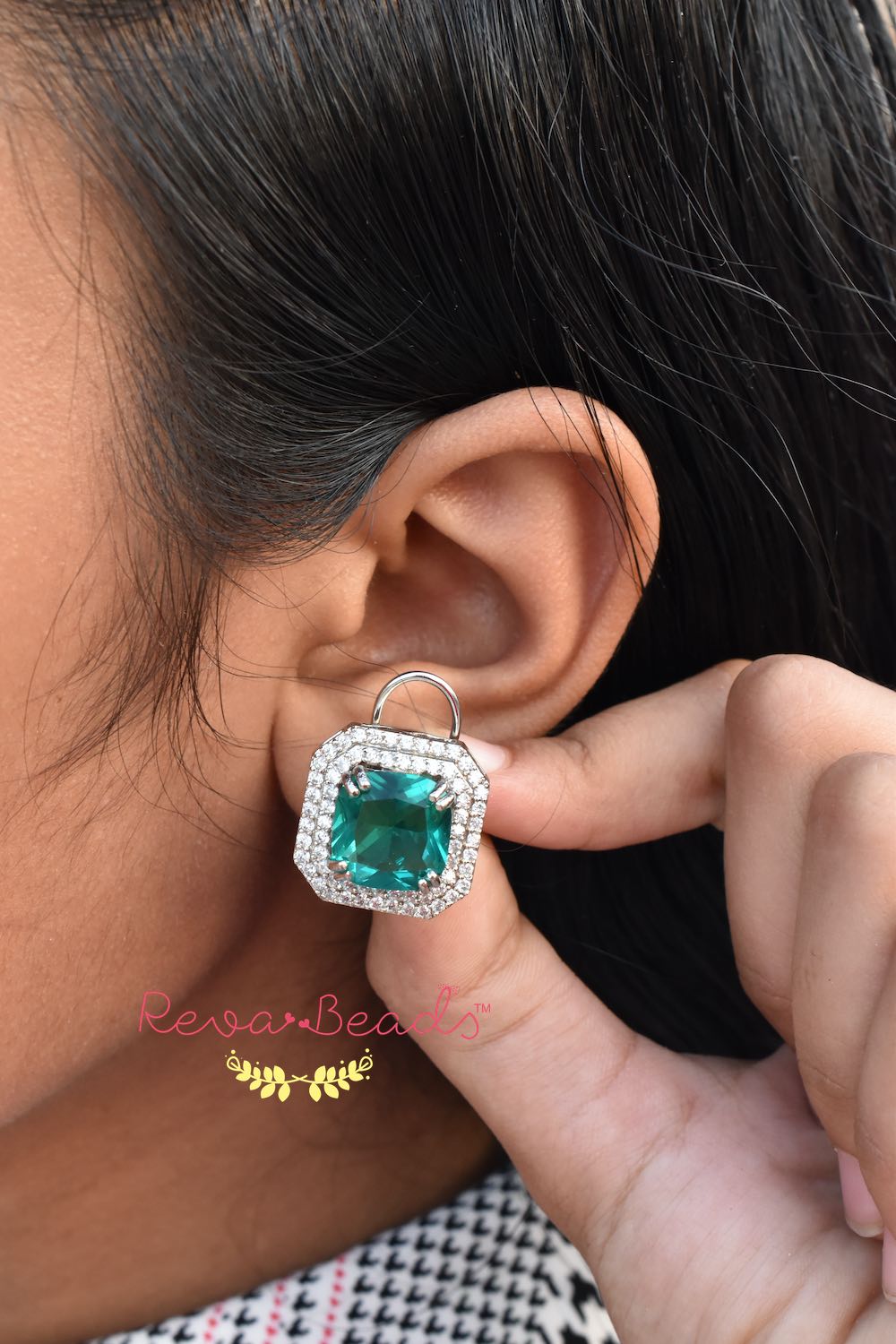 cocktail stud