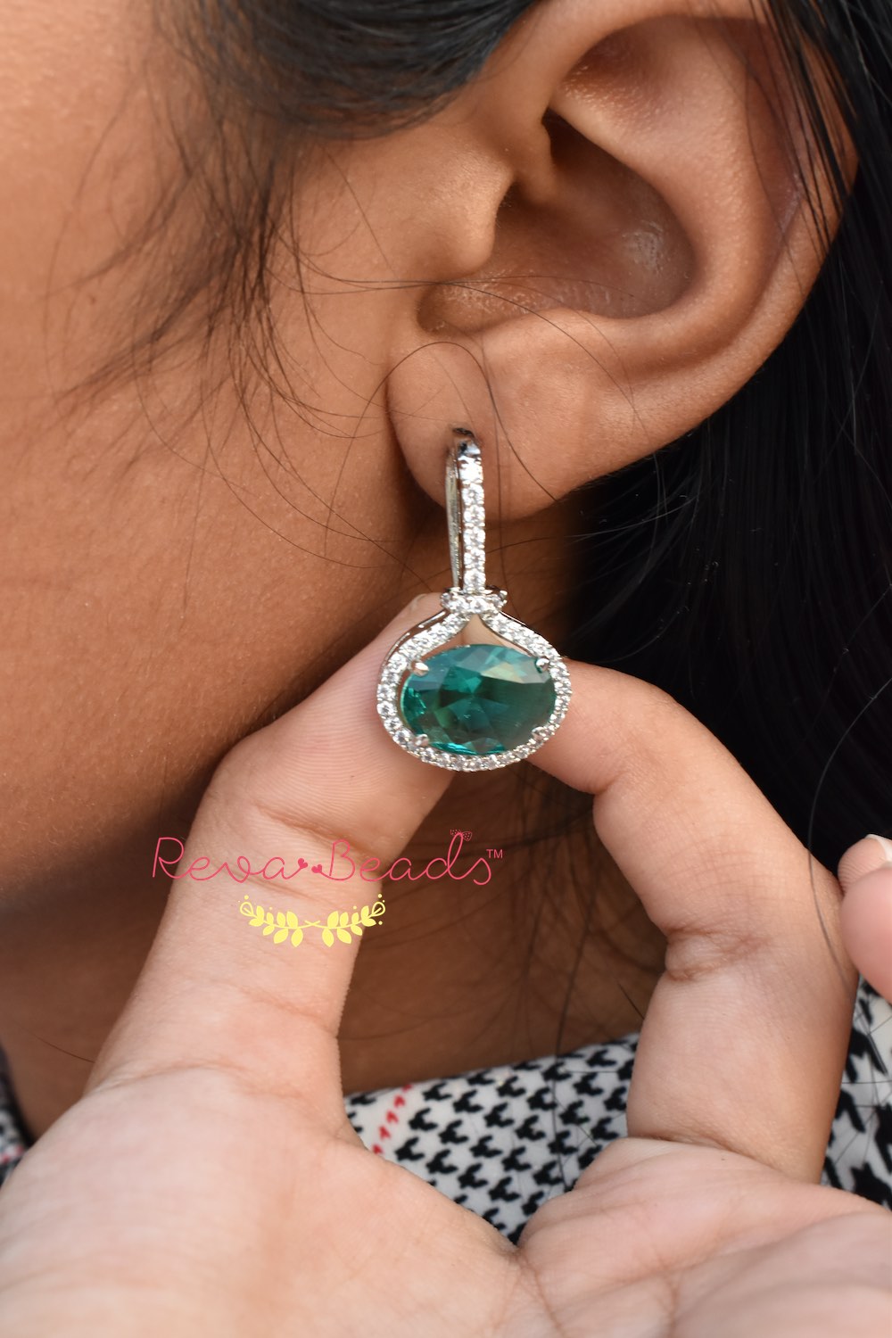 emerald earring