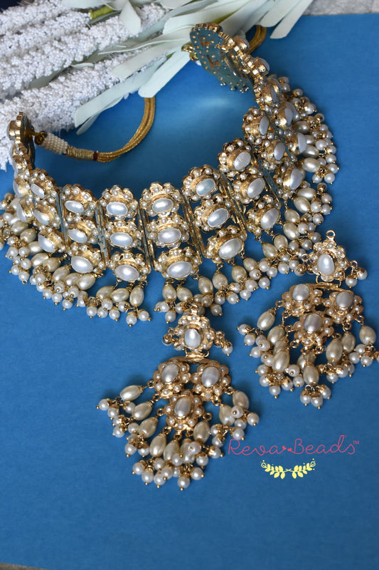 golden polish choker