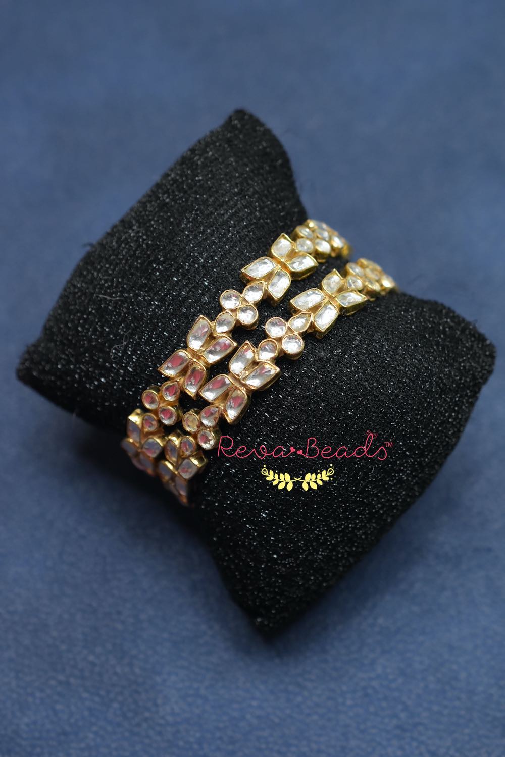 delicate kundan bangle